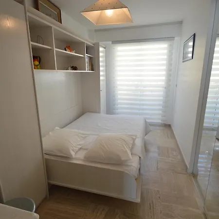 Wonderful Seafront Apartment Cannes